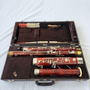 Second deals hand bassoon